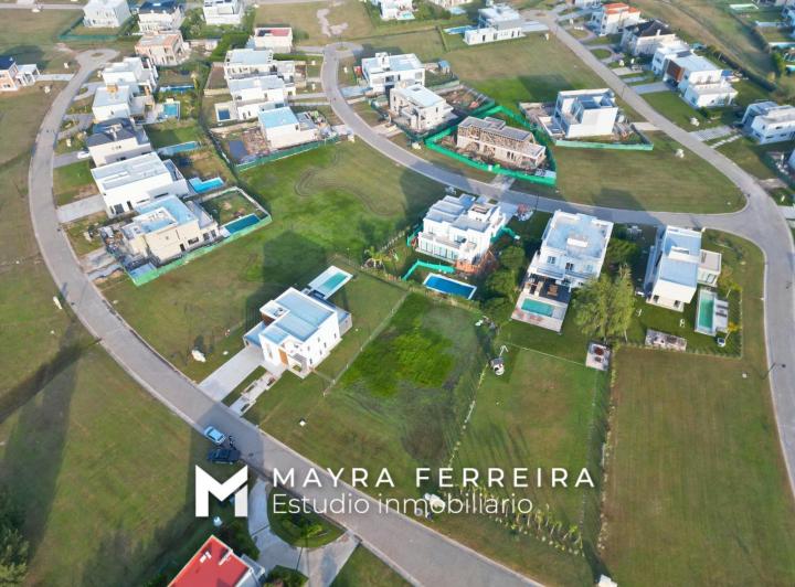 Terreno · 919m²
