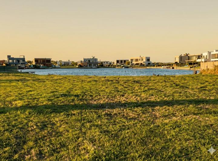 Terreno · 930m²