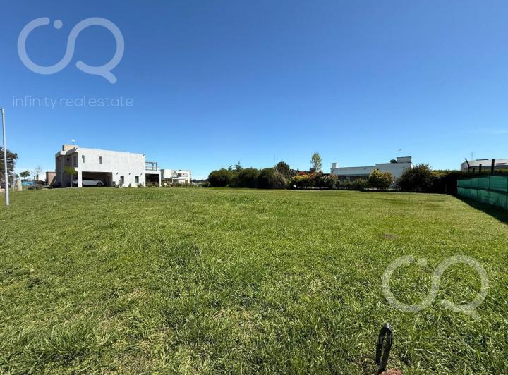 Terreno · 600m²