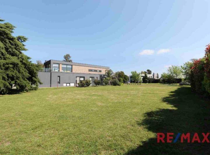 Terreno · 1096m²