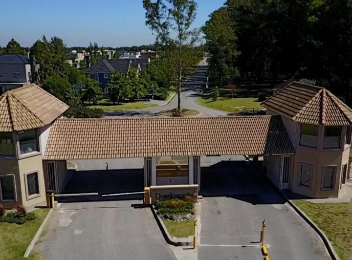 Terreno · 909m²