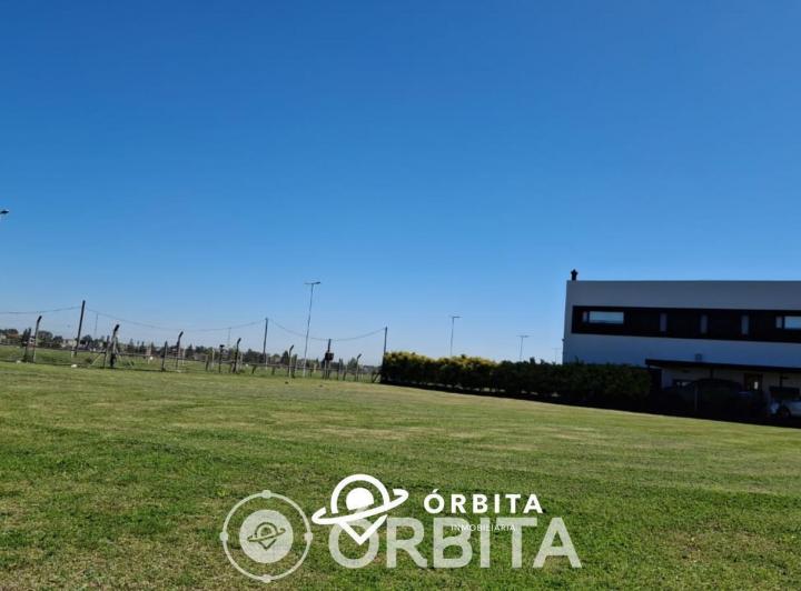 Terreno · 717m²