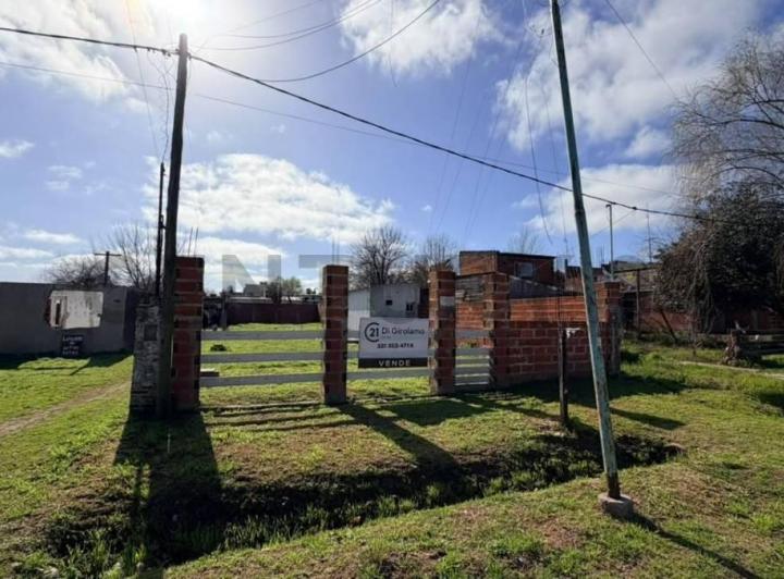 Terreno · 420m² · 1 Ambiente · 1 Cochera
