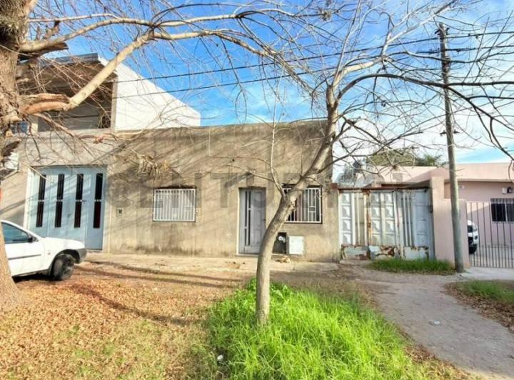 Terreno · 80m² · 4 Ambientes · 1 Cochera