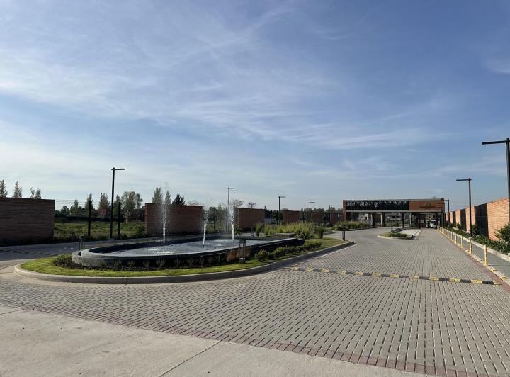 Terreno · 605m²