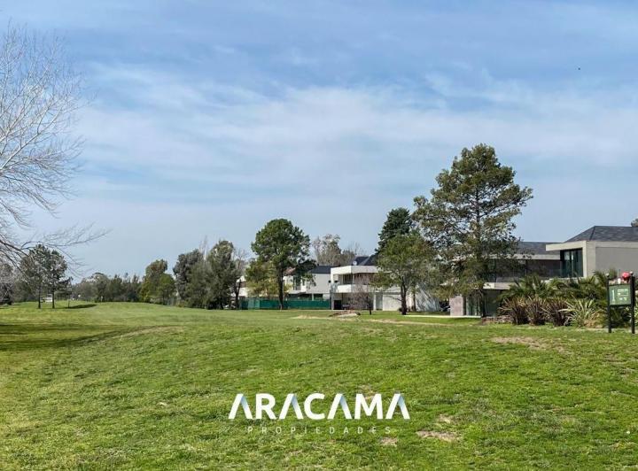 Terreno · 830m²