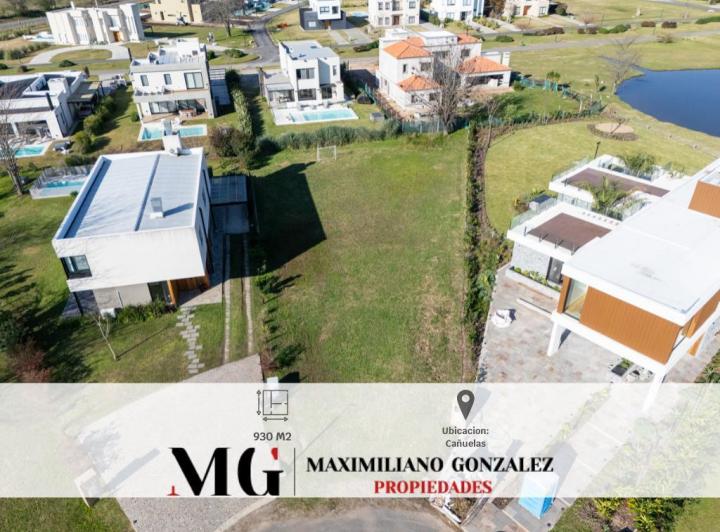 Terreno · 933m²