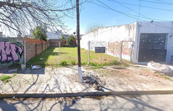 Terreno · 215m²