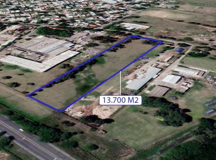 Terreno · 13700m²