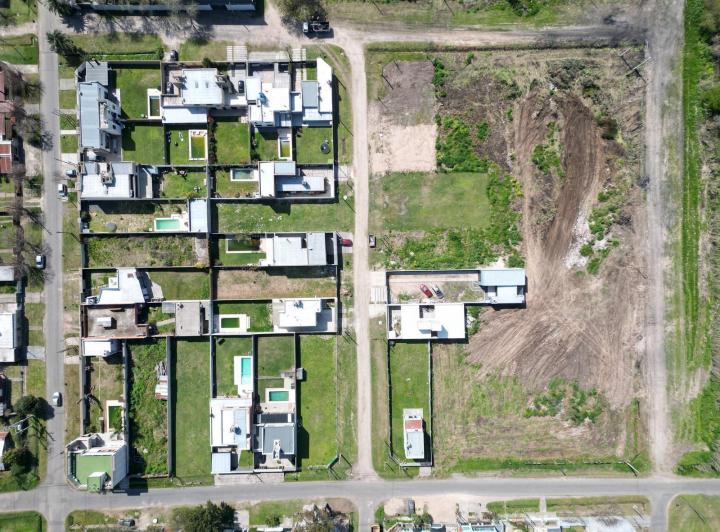 Terreno · 392m²