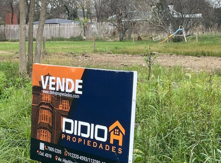 Terreno · 1300m²