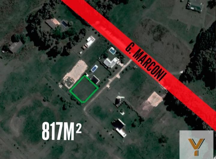 Terreno · 817m²