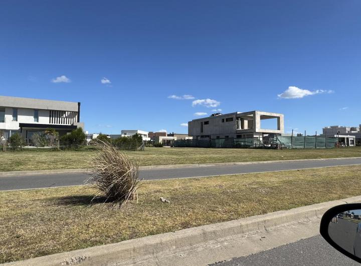 Terreno · 700m²