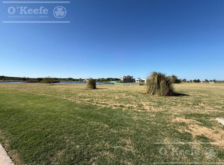 Terreno · 857m²