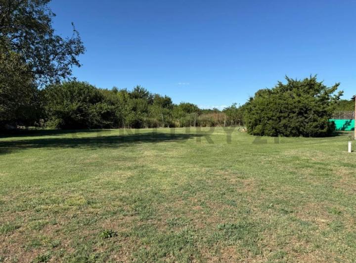 Terreno · 1800m²