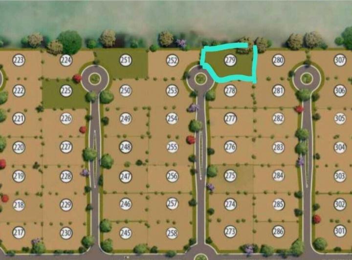 Terreno · 605m²