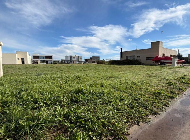 Terreno · 678m²