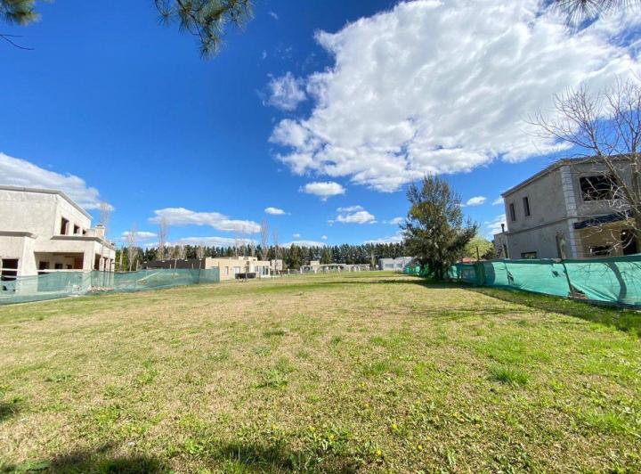 Terreno · 1200m²