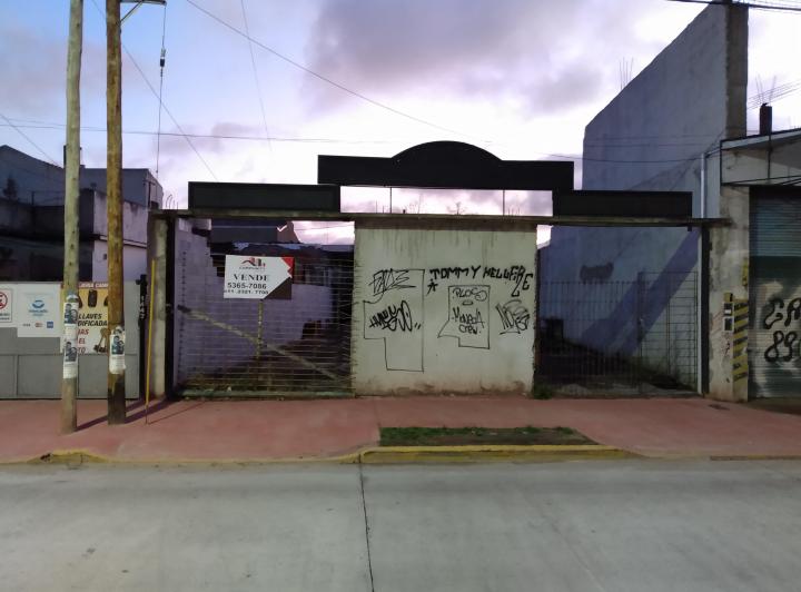 Terreno · 240m²