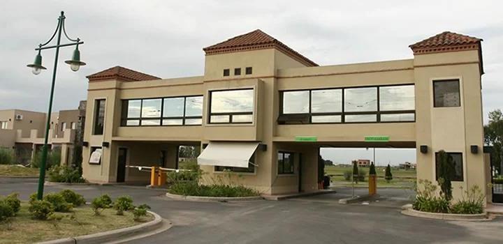 Terreno · 713m²