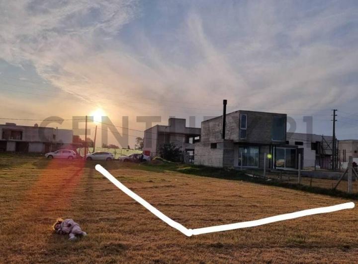 Terreno · 387m²