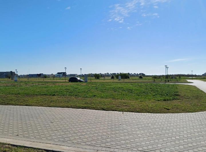 Terreno · 604m²