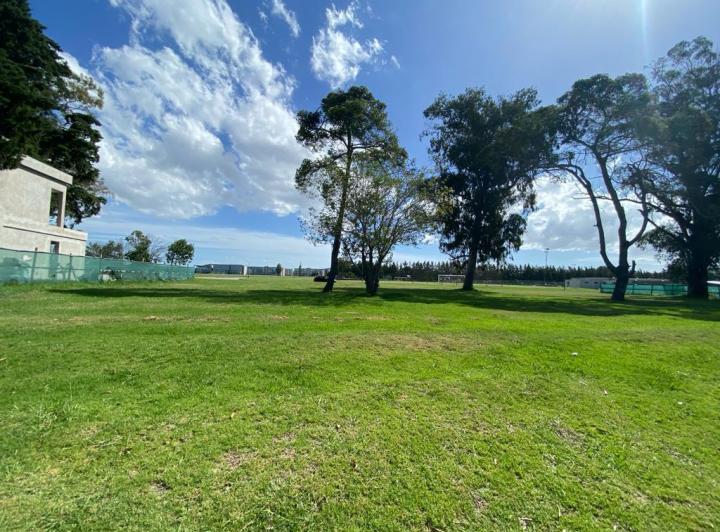 Terreno · 779m²