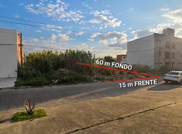 Terreno · 900m²