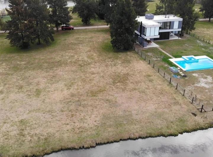 Terreno · 1278m²