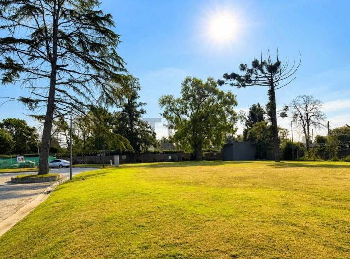 Terreno · 600m²