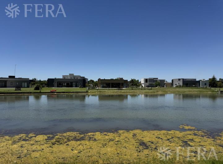 Terreno · 807m²