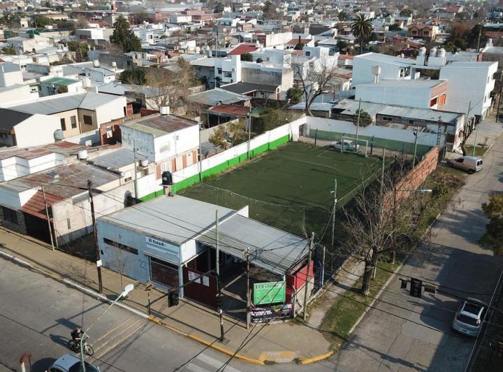 Terreno · 943m²