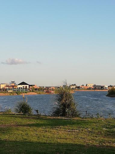 Terreno · 868m²