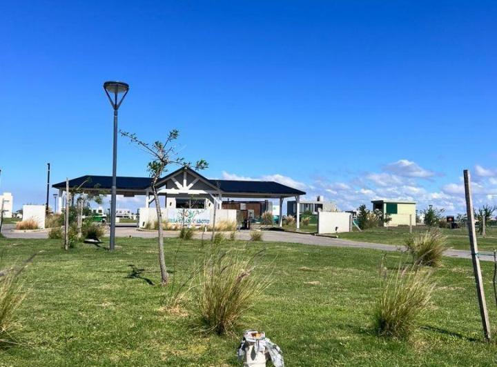 Terreno · 877m²