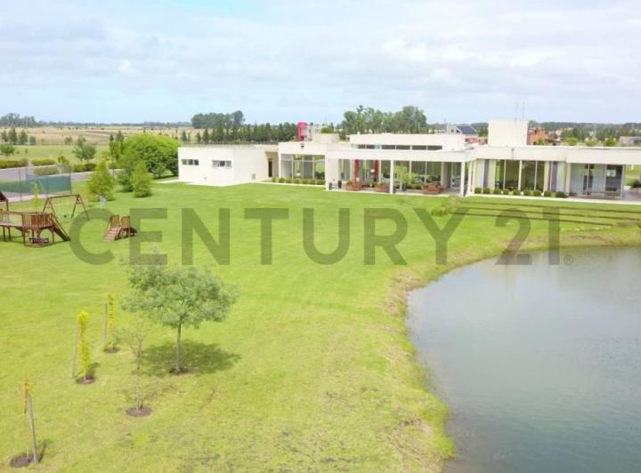 Terreno · 874m²