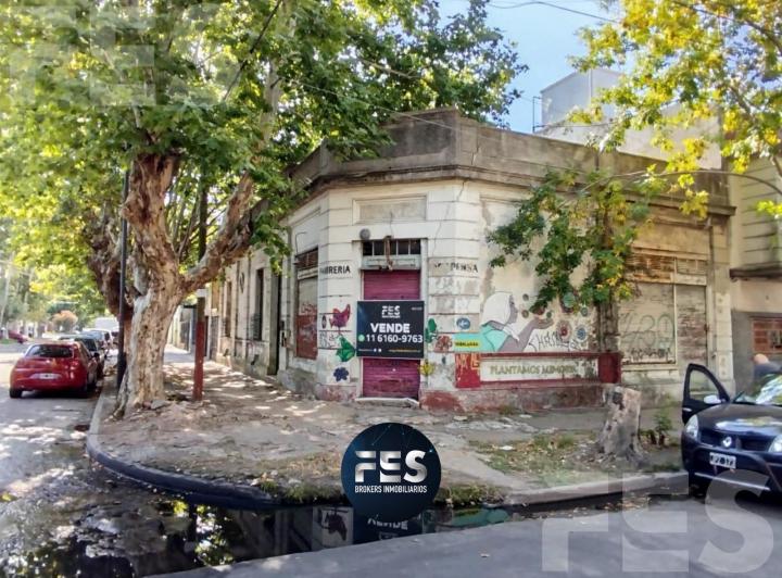 Terreno · 180m² · 6 Ambientes