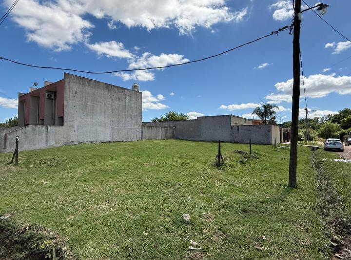 Terreno · 323m²