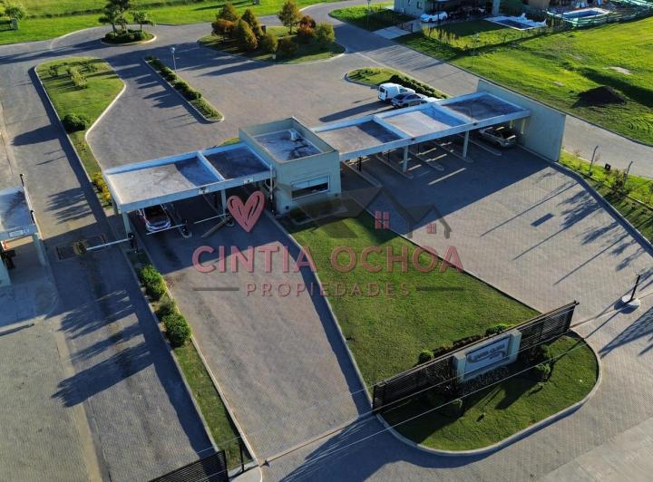 Terreno · 735m²