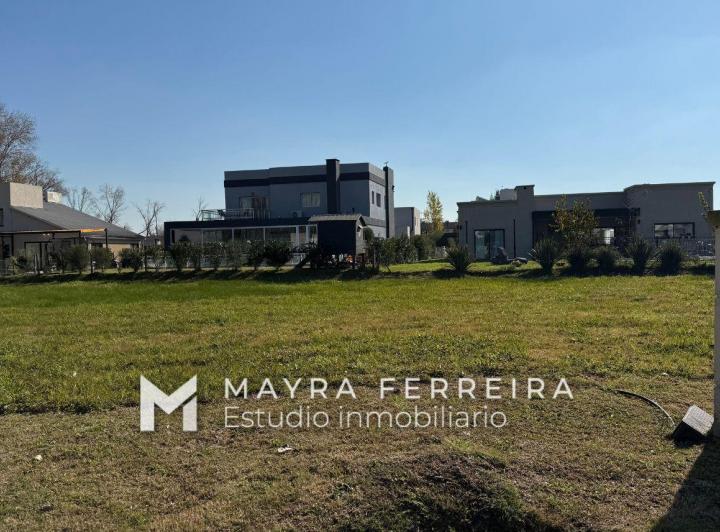 Terreno · 605m²