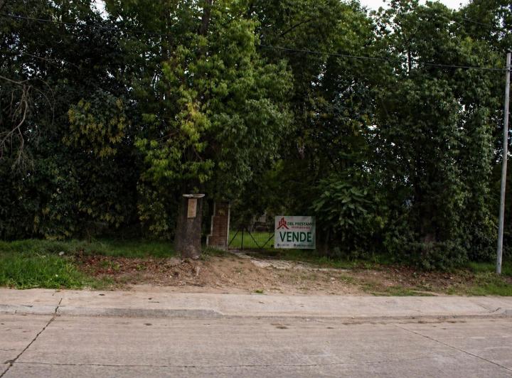 Terreno · 300m²