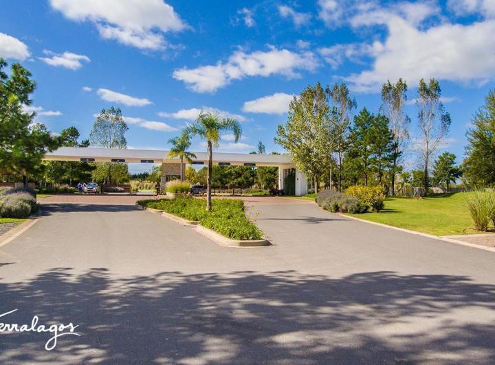 Terreno · 1080m²