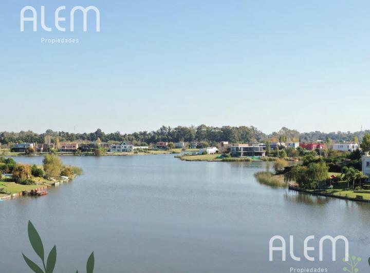 Terreno · 611m²