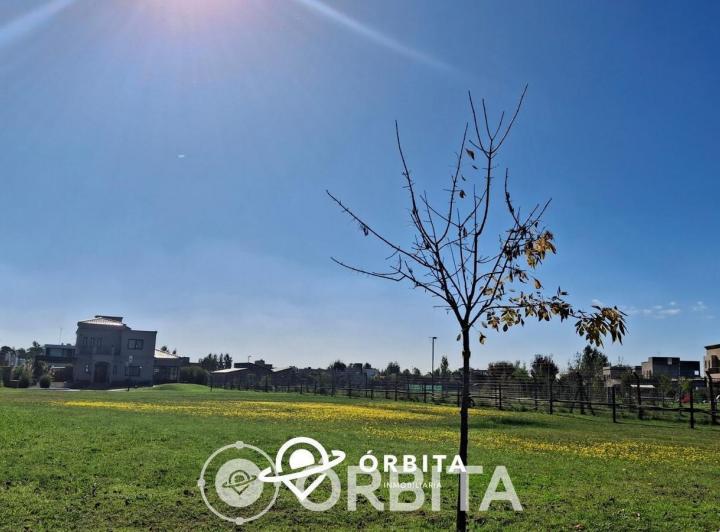 Terreno · 681m²