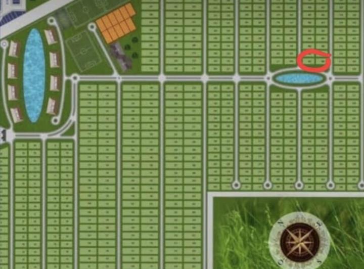 Terreno · 716m²