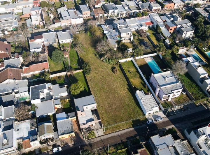 Terreno · 2073m²