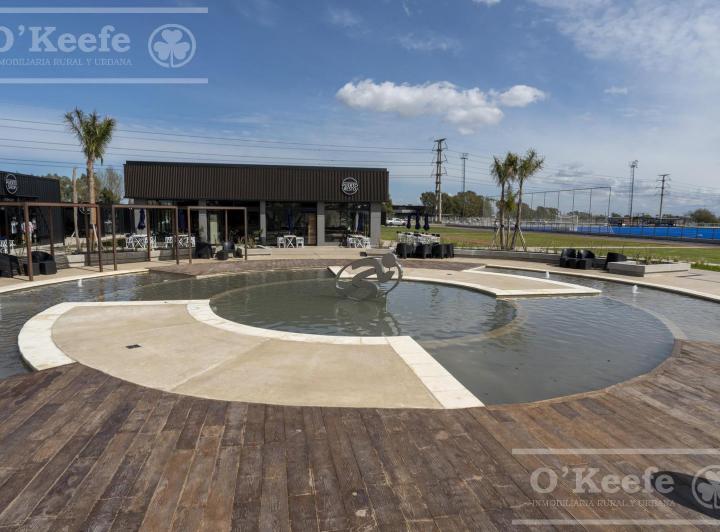 Terreno · 876m²