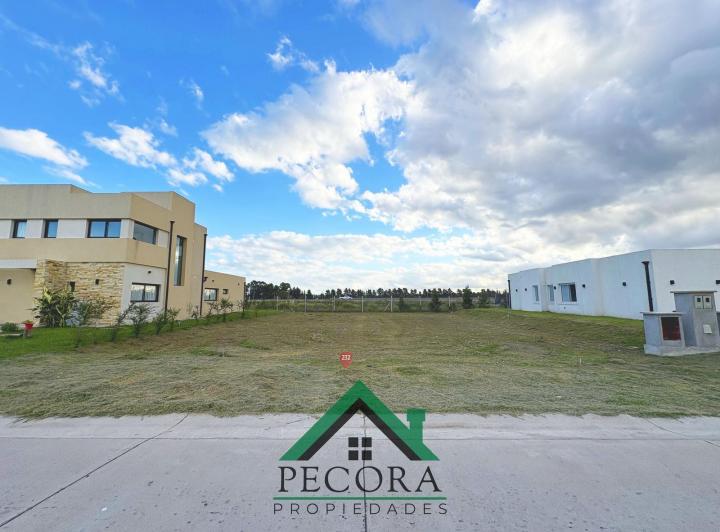 Terreno · 600m²