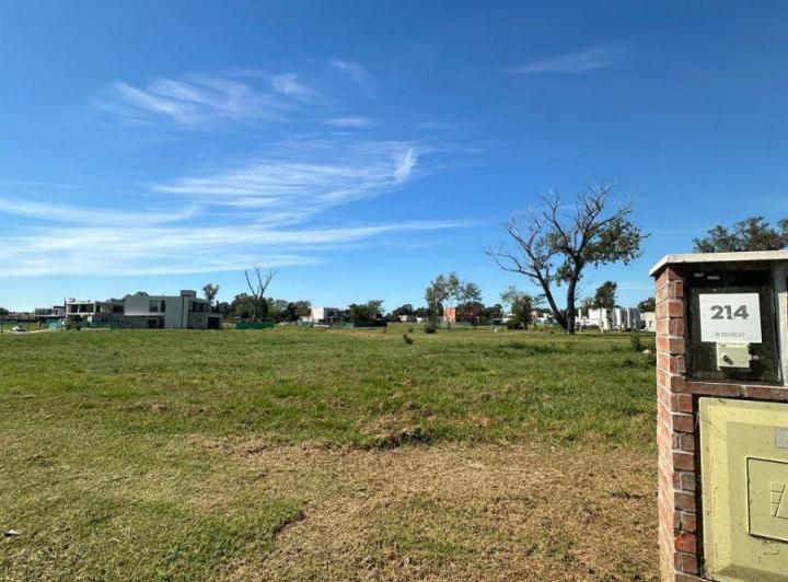 Terreno · 600m²