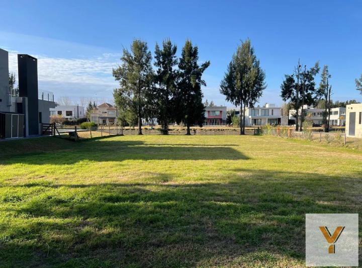 Terreno · 849m²