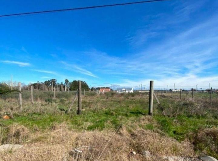 Terreno · 734m²